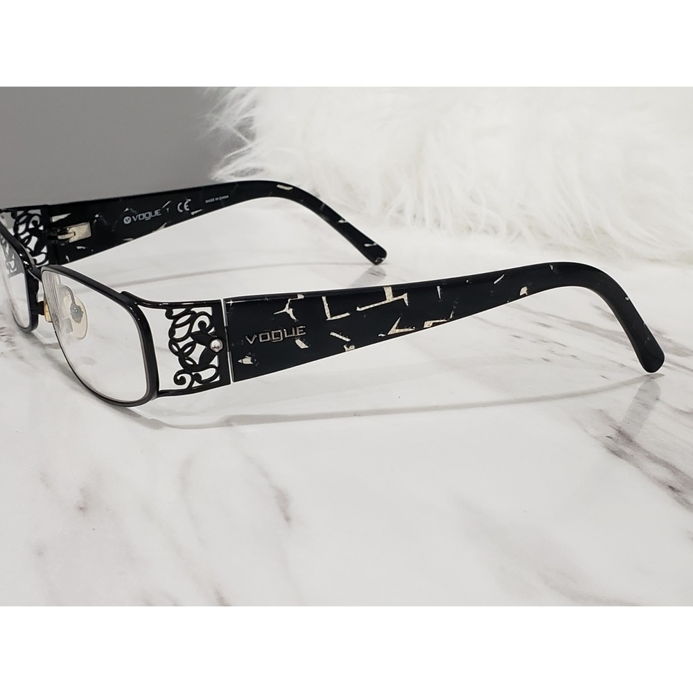 VOGUE EYEGLASSES FRAME ONLY VO 3661-B 352 Black 52-16-130 Full Rim rectangle Y2K